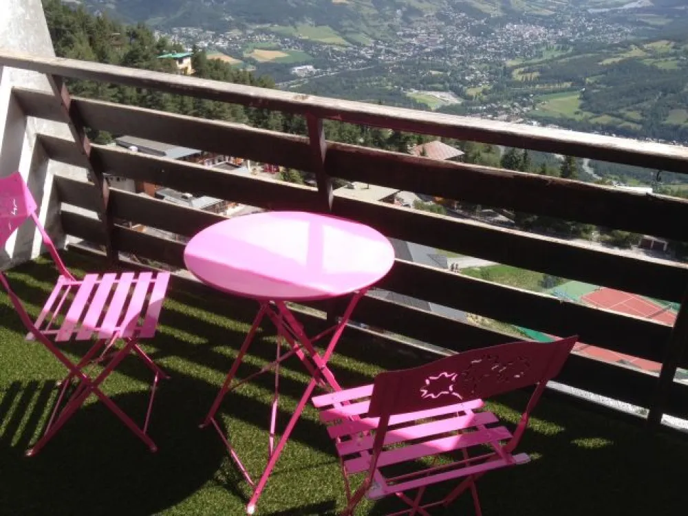 prendre le petit dej, pieds nus sur une pelouse fraichement coupée et verdoyante...