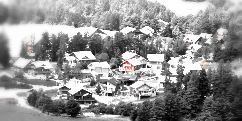 Grimpeloup ; magnifique chalet bois idéal familles .