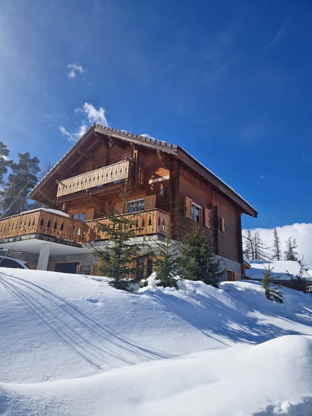 Grimpeloup ; magnifique chalet bois idéal familles .