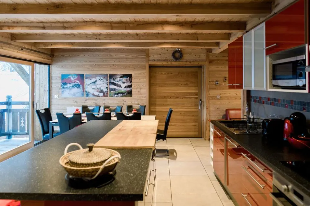L'everest, chalet ****, à 200 m des remontées mécaniques et de tous les commerces, séjour sans voiture