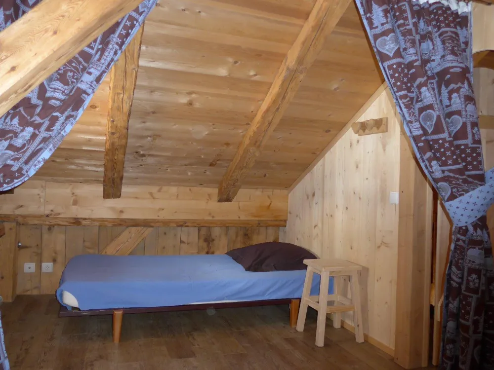 Troisième lit de la chambre 2