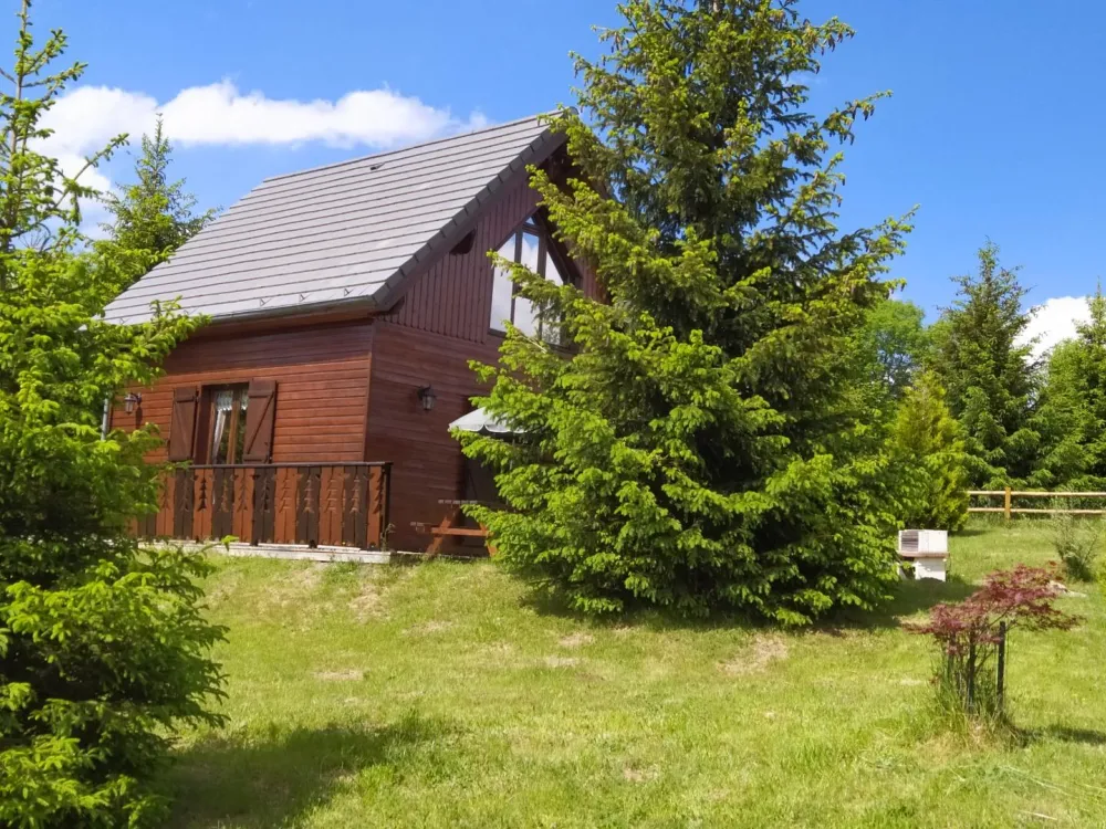 Chalet N°2 en été cotés Ouest et Sud