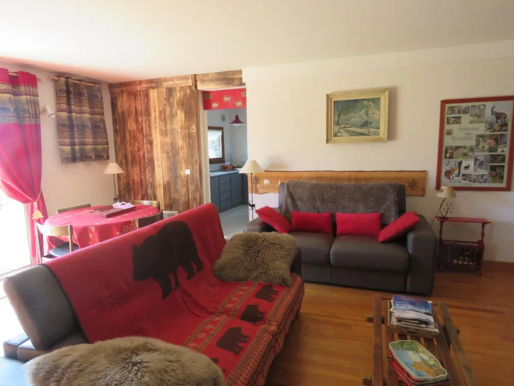 salon, salle à manger, entrée cuisine