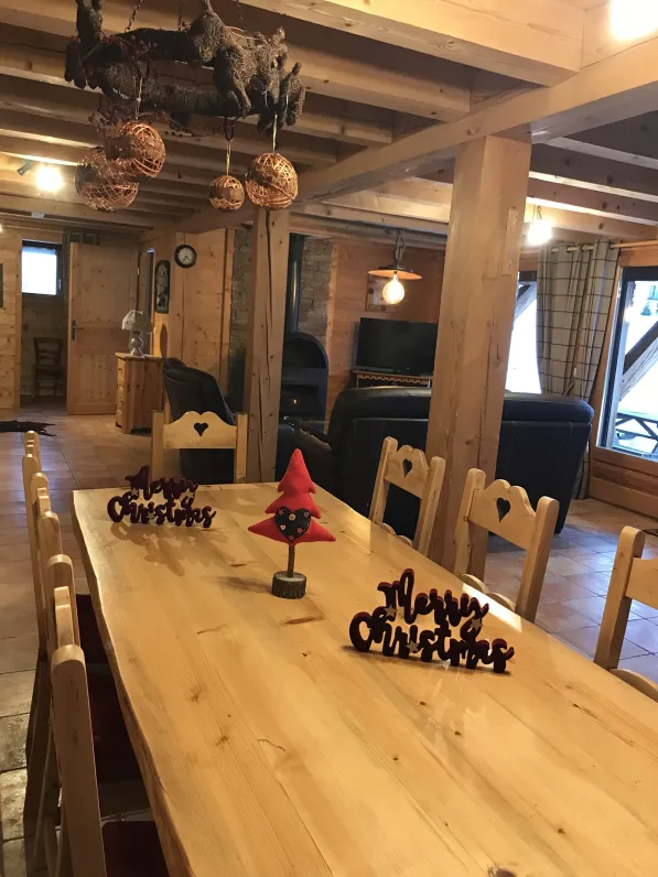 Chalet à megeve 200 m2 pour 8 personnes 3 chambres proche centre et pistes  - fibre optique