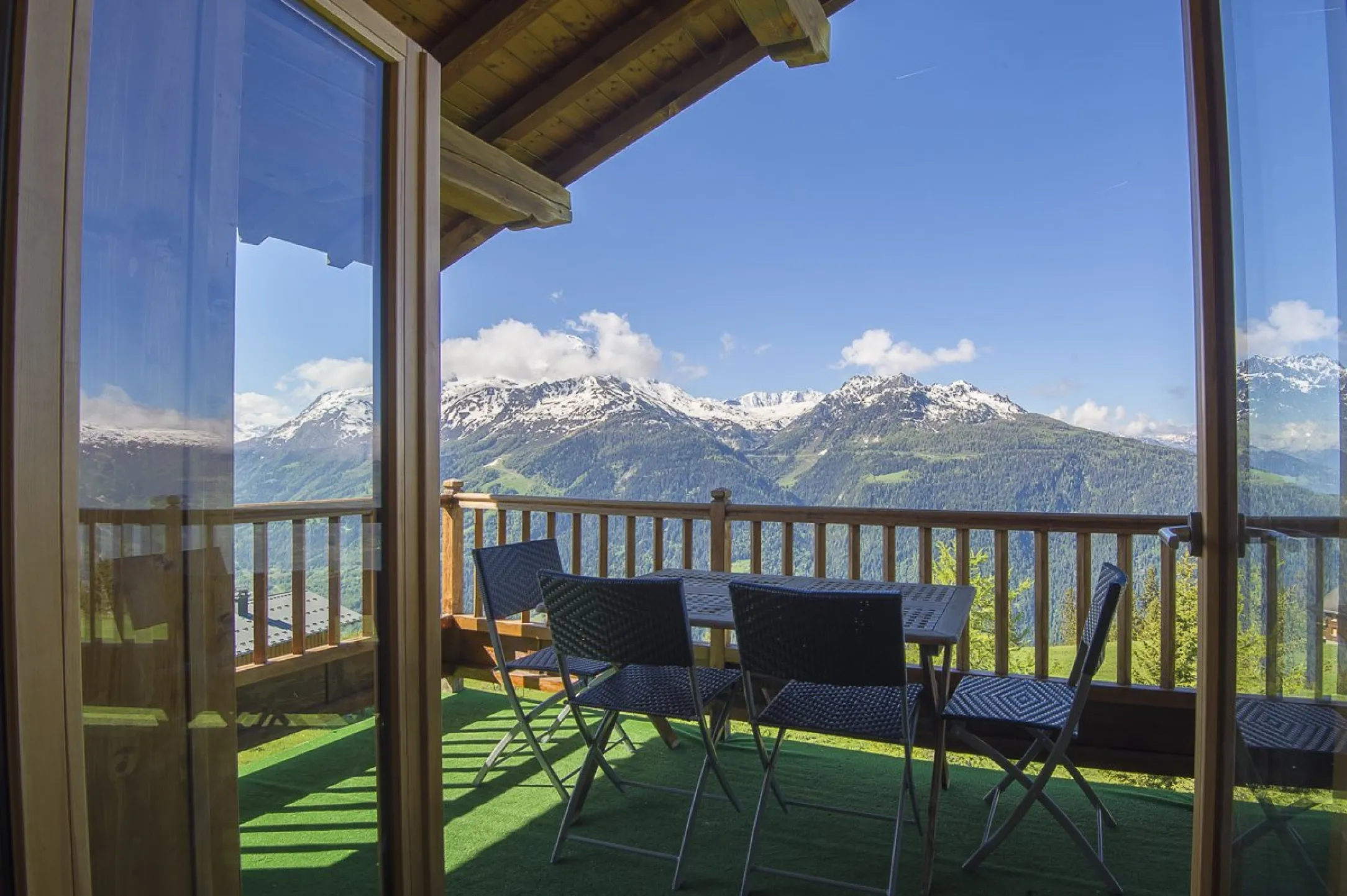 vue  panoramique sur la vallée de tarentaise