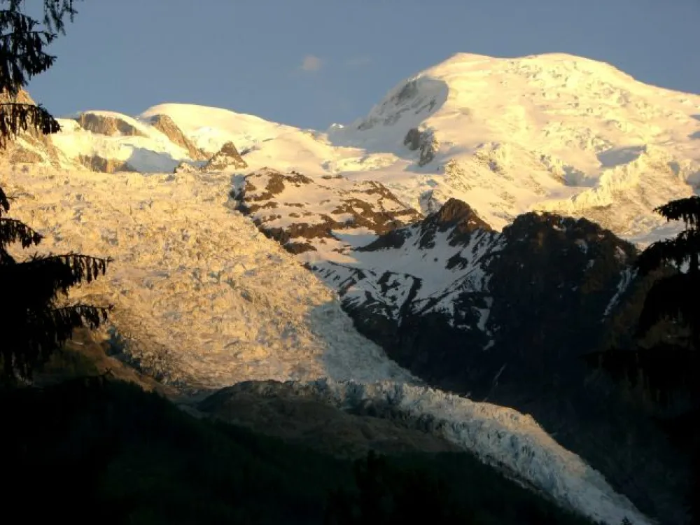 part of the south view from the terrasse and the garden: the mont blanc, the glacier des bossons (other pictures of the sight below)