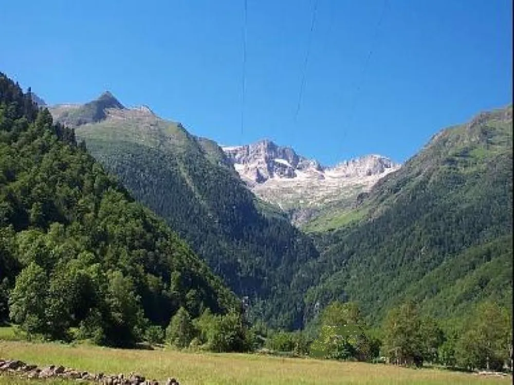 la vallée du Lys et le cirque des Crabioulles, 
les lacs vert, bleu, charles, celinda
a 10 minutes de LUCHON