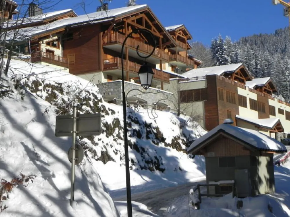 Arrivée aux Oursons sous la neige