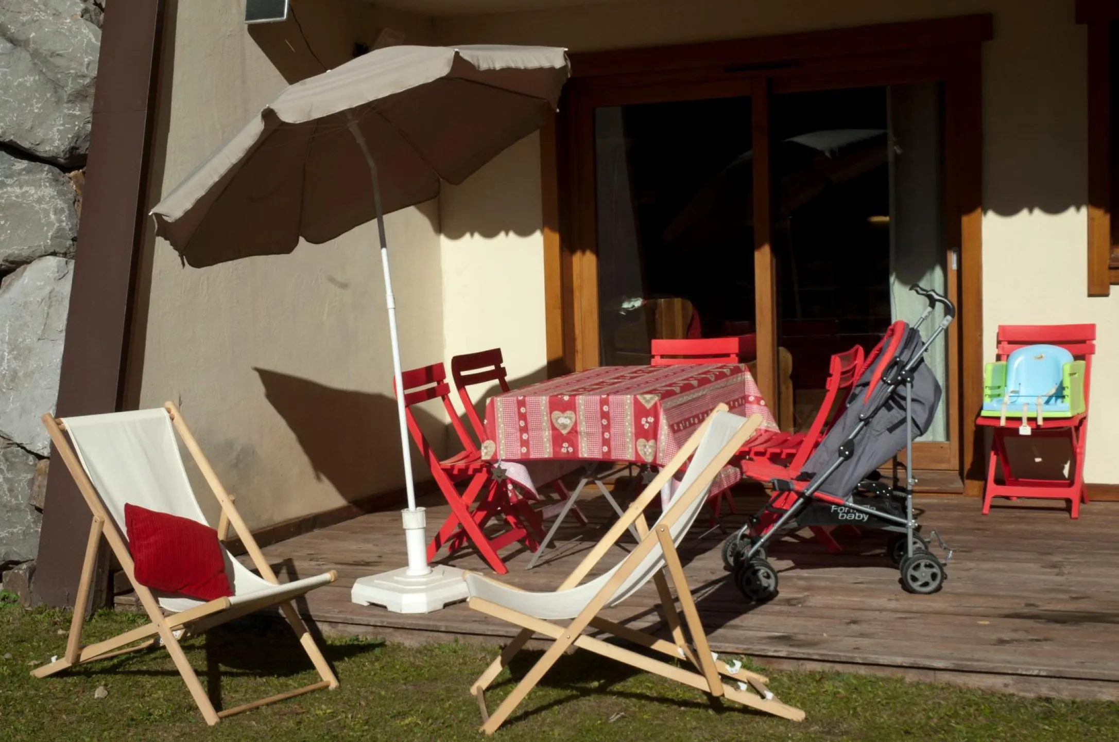 Terrasse plein sud ... détente pour toute la famille