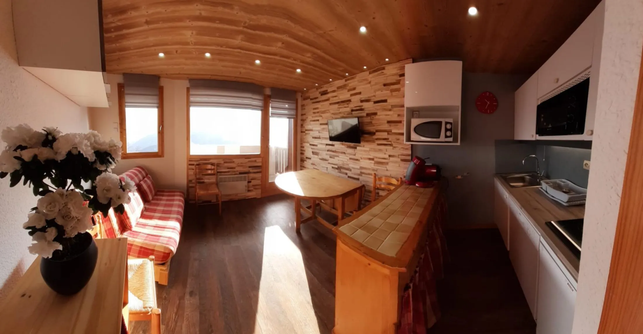 vue panoramique séjour cuisine
