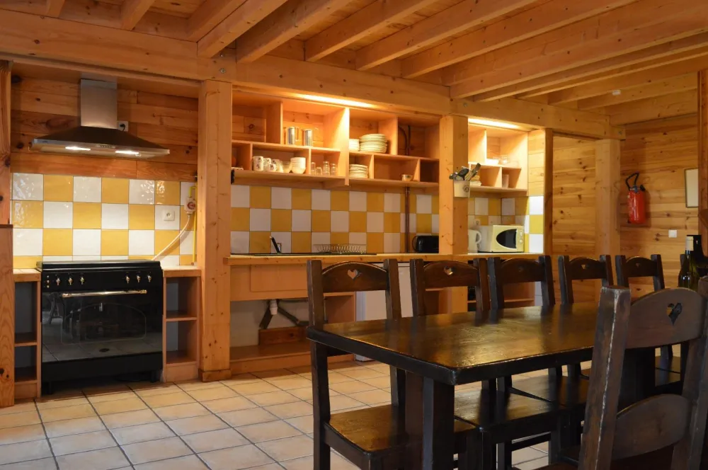 salle à manger ouverte sur cuisine