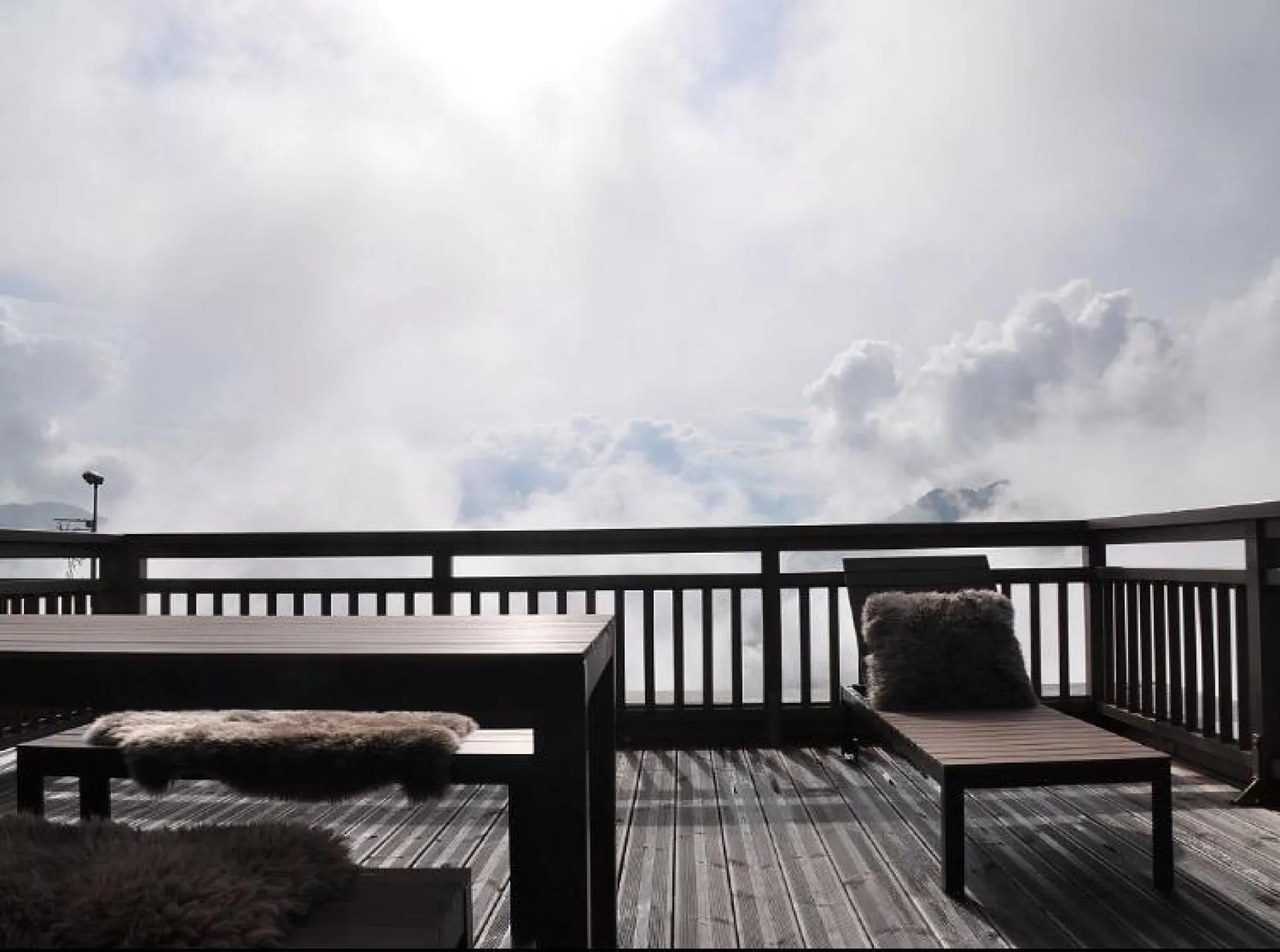 la terrasse dans les nuages