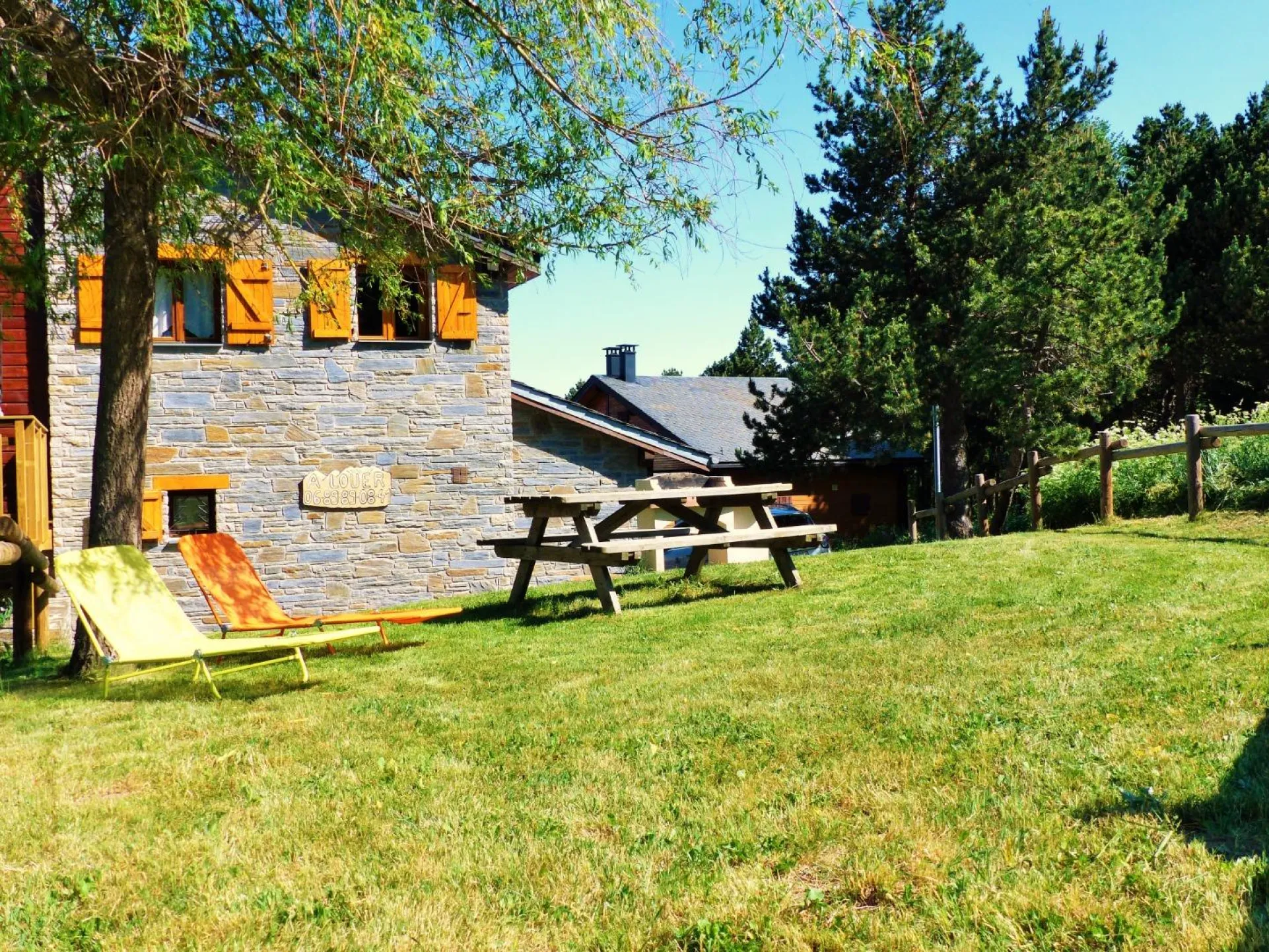 Le chalet coté jardin