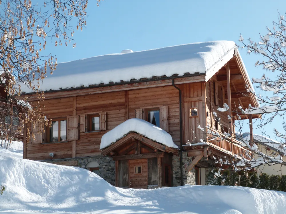 Le chalet sous la neige