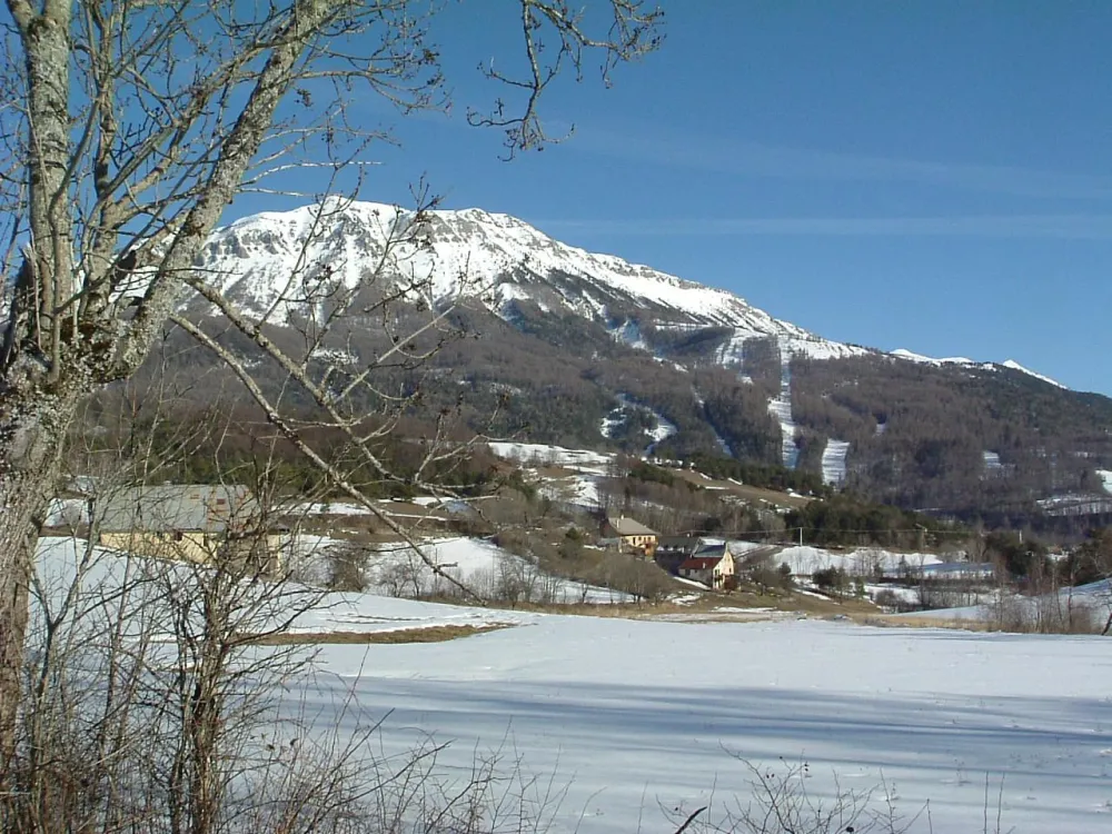 montagne de dormillouse, station de st jean montclar depuis le hameau de st leger