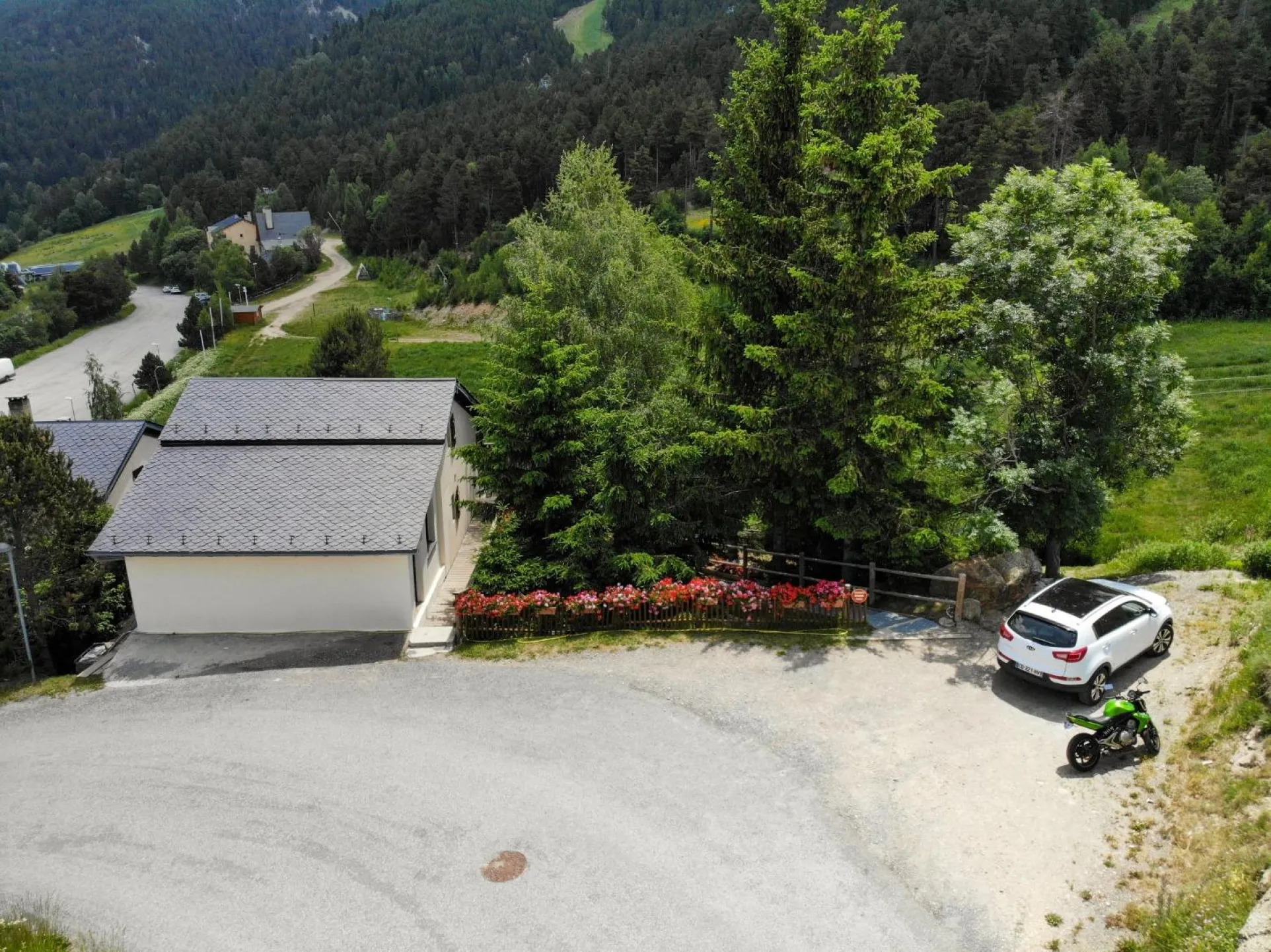 chalet situe à la montagne à proximité de la station du Cambre d Aze
