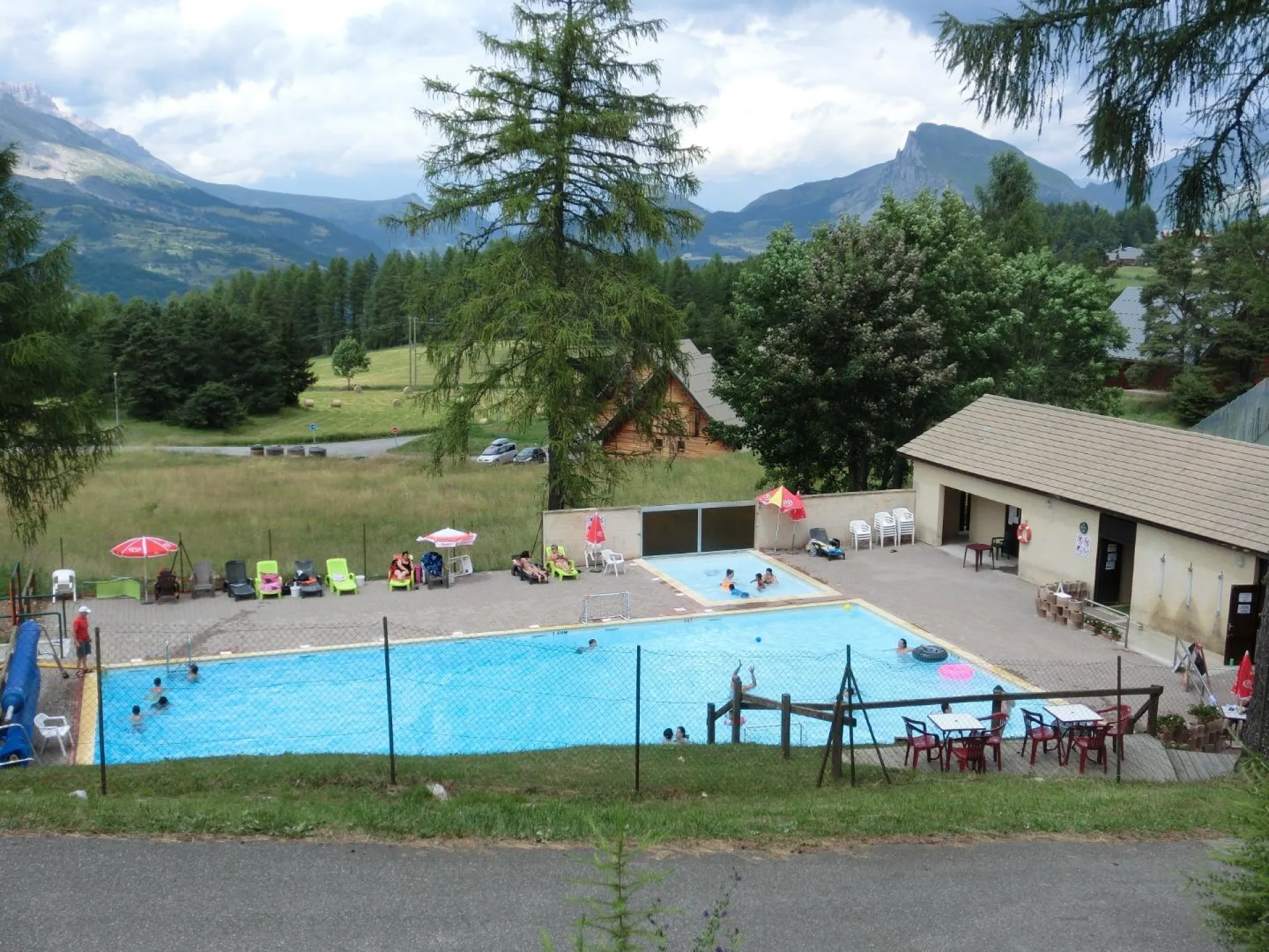 Swimming-pool in La Joue du Loup
