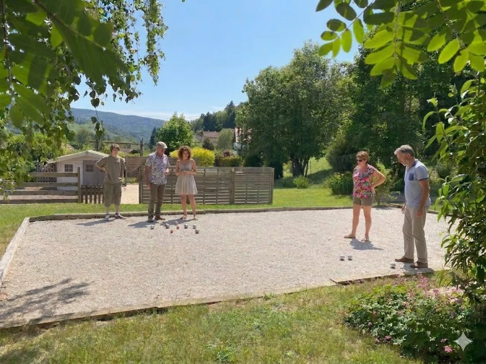 Chalet neuf  spacieux - au calme - sauna - aire/jeux - petanque - belle vue montagne - proche la bresse - gerardmer