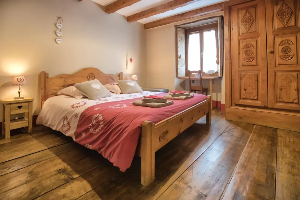 Chambres et table d'hôtes à villarodin, 2km