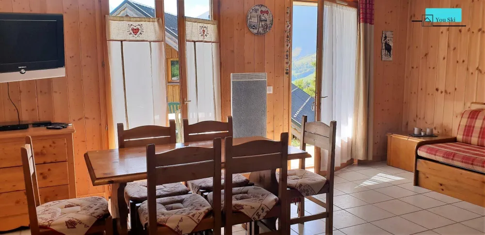 Appartement Montagne avec casier à skis, proche commerces et accès pistes