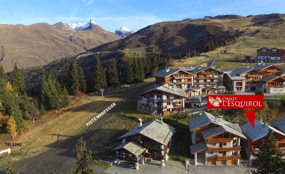 Situation du Chalet L'Esquirol (été) - proche de la forêt et du départ de randonnées