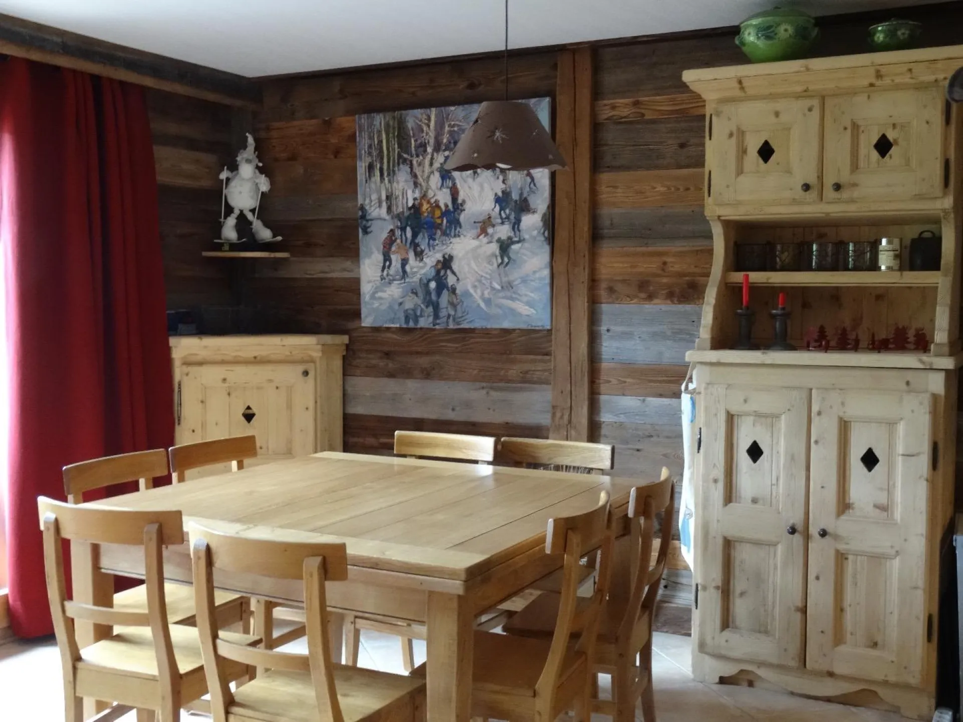 Coin repas 
Table modulable jusqu'à dix personnes