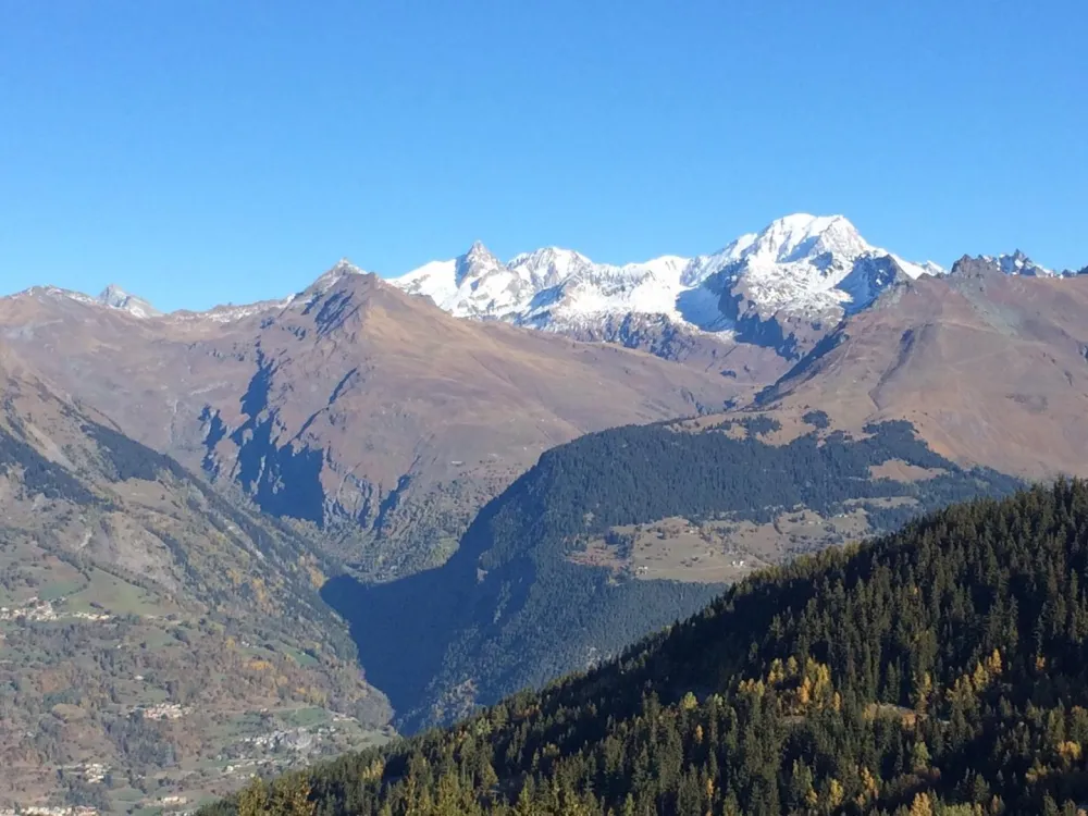 La terrasse a une vue splendide sur le Mont Blanc