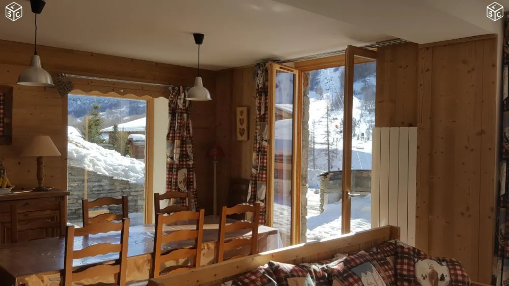 Dining room, view on the slopes