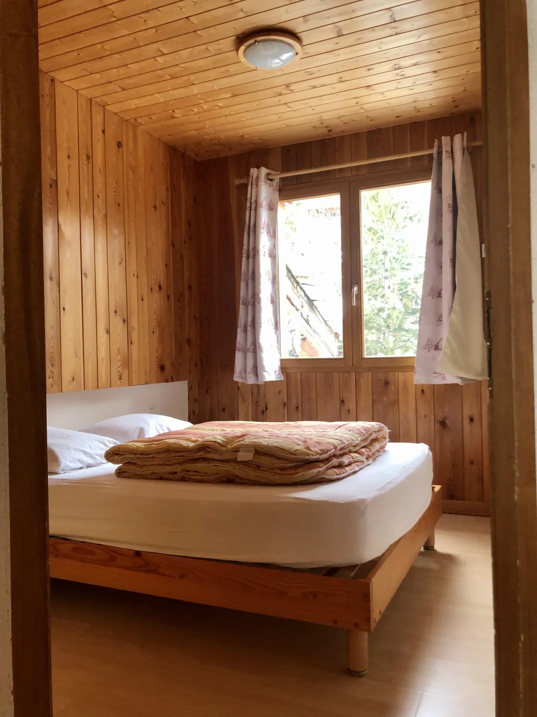 Double bed 