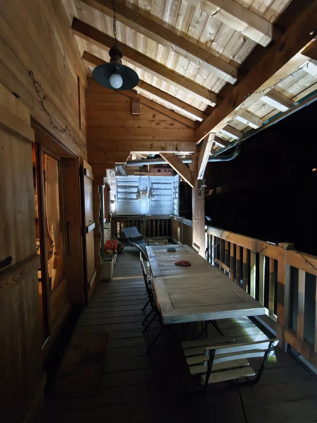 La chevrière, très beau chalet authentique, vue panoramique , proche megève