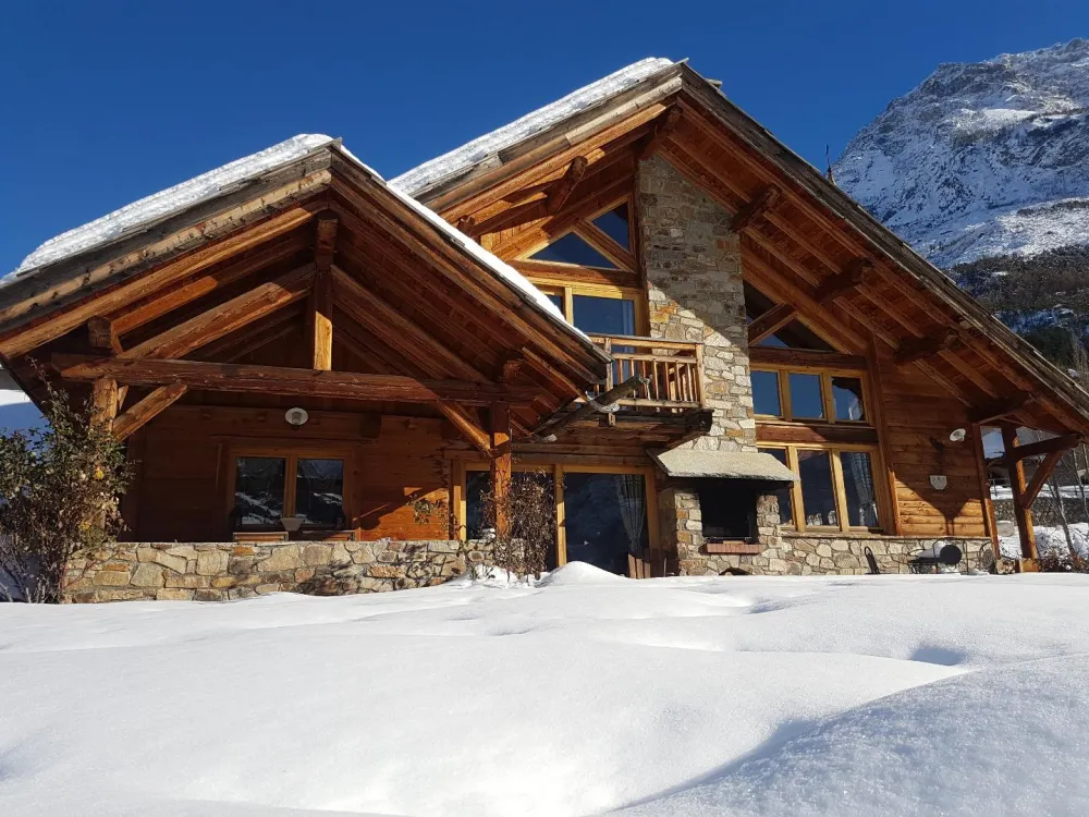 Chalet  prestige         ***  "les ecrins"                       proximité station serre chevalier / puy st vincent