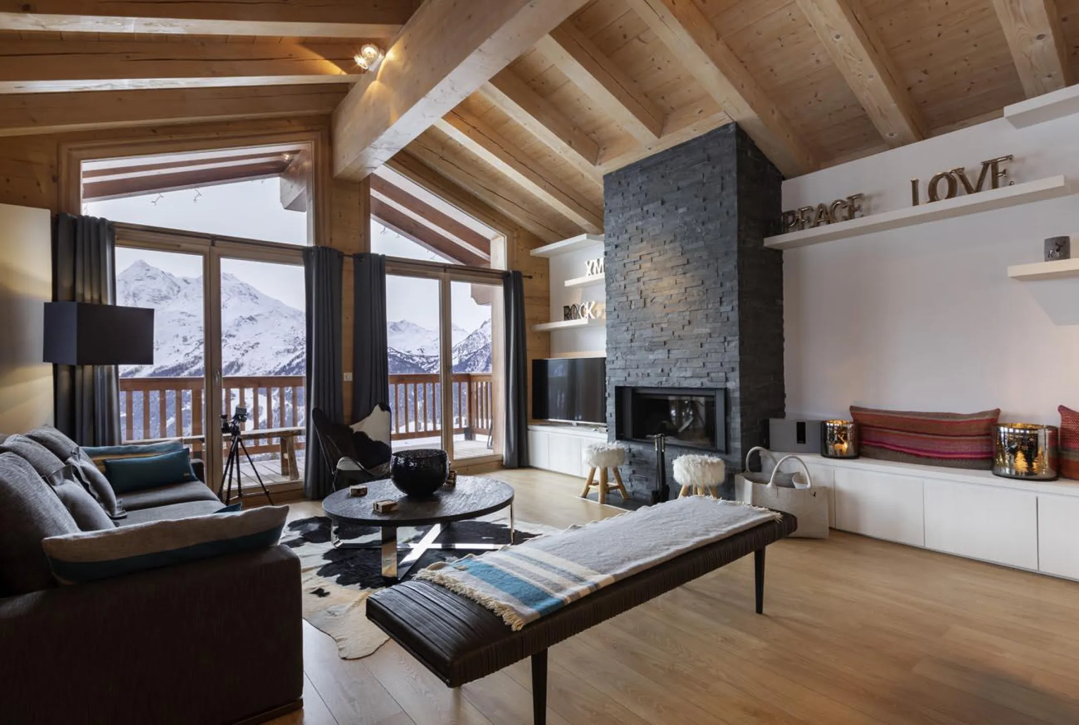 Chalet grivola duplex génépi 200m², full services 4*, 5 chbr, 4 sdb/d, balcon sud et 3 parkings