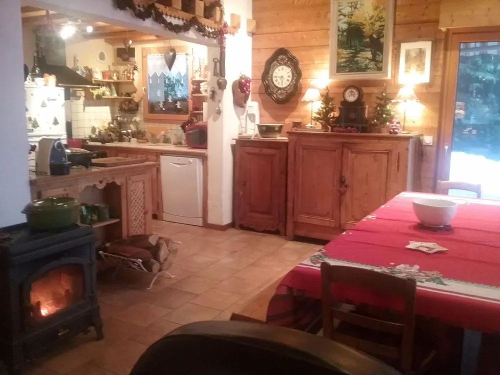 séjour et coin cuisine