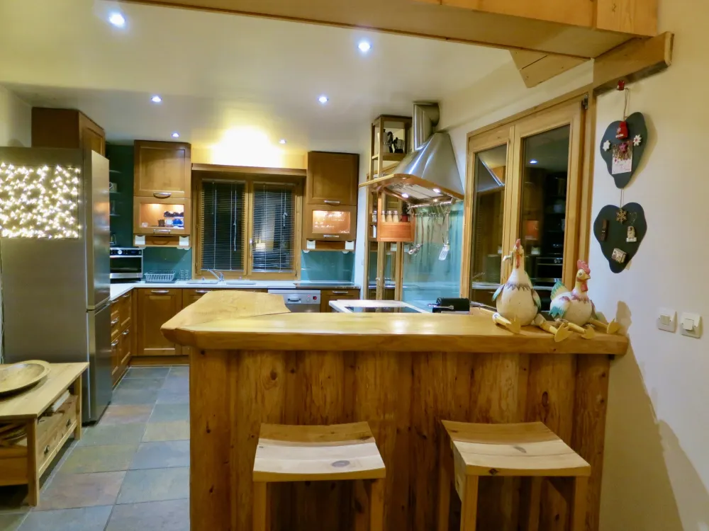 Chalet proche morzine avoriaz grande capacite spa sauna cheminee