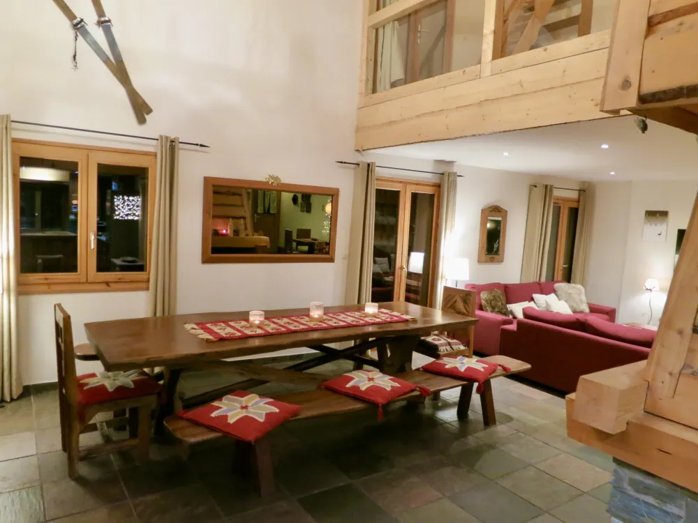 Chalet proche morzine avoriaz grande capacite spa sauna cheminee