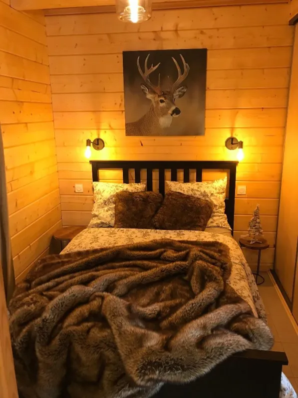 Le hameau des cimes 8. chalet 14 personnes-pieds des pistes (150m)-spa en option-la joue du loup-confort et nature-ambiance chaleureuse.
