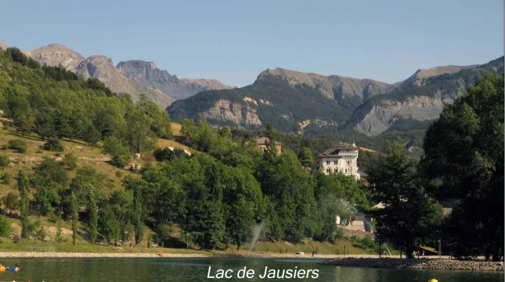 Baignades au Lac de Jausiers, au Barrage de SERRE-PONCON (30 km)
Piscine à BARCELONNETTE et au SAUZE
