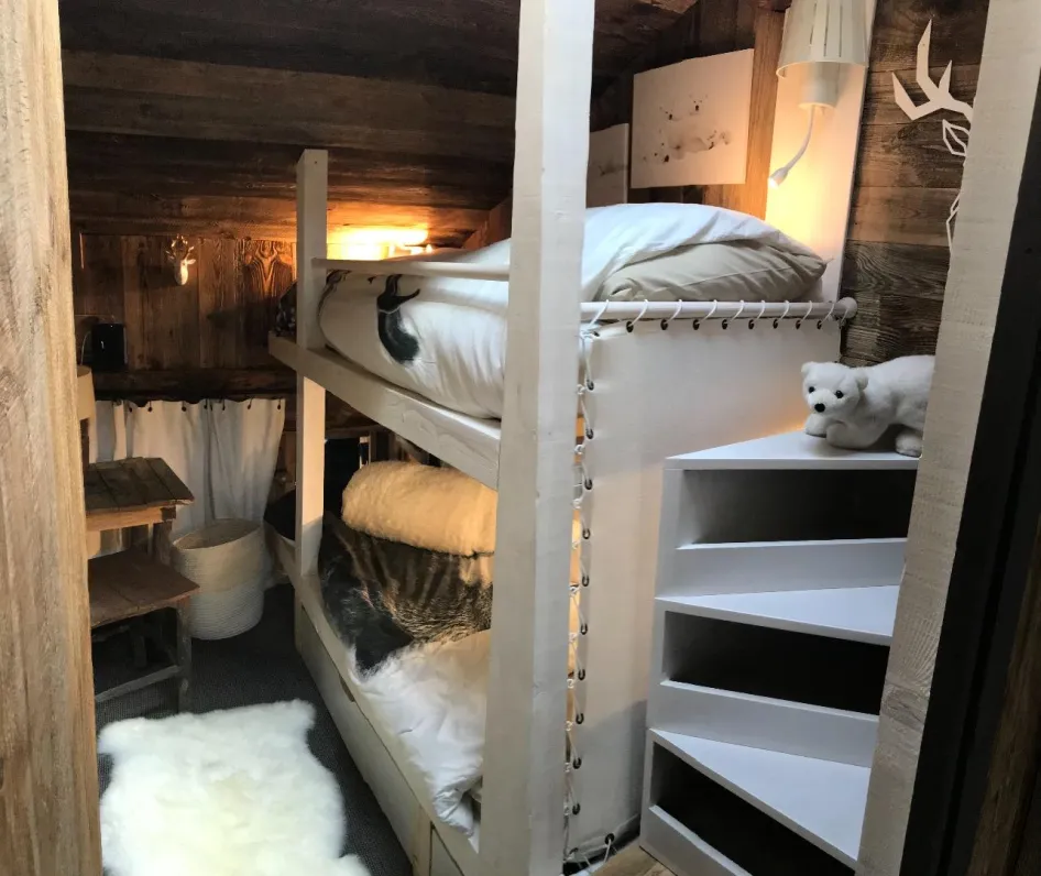 chambre cabine proche suite parentale.. Nouvelle création 2018 ... Chambre des ours appréciée des enfants même des plus grands.. lits très confortables qui conviennent à des adultes 