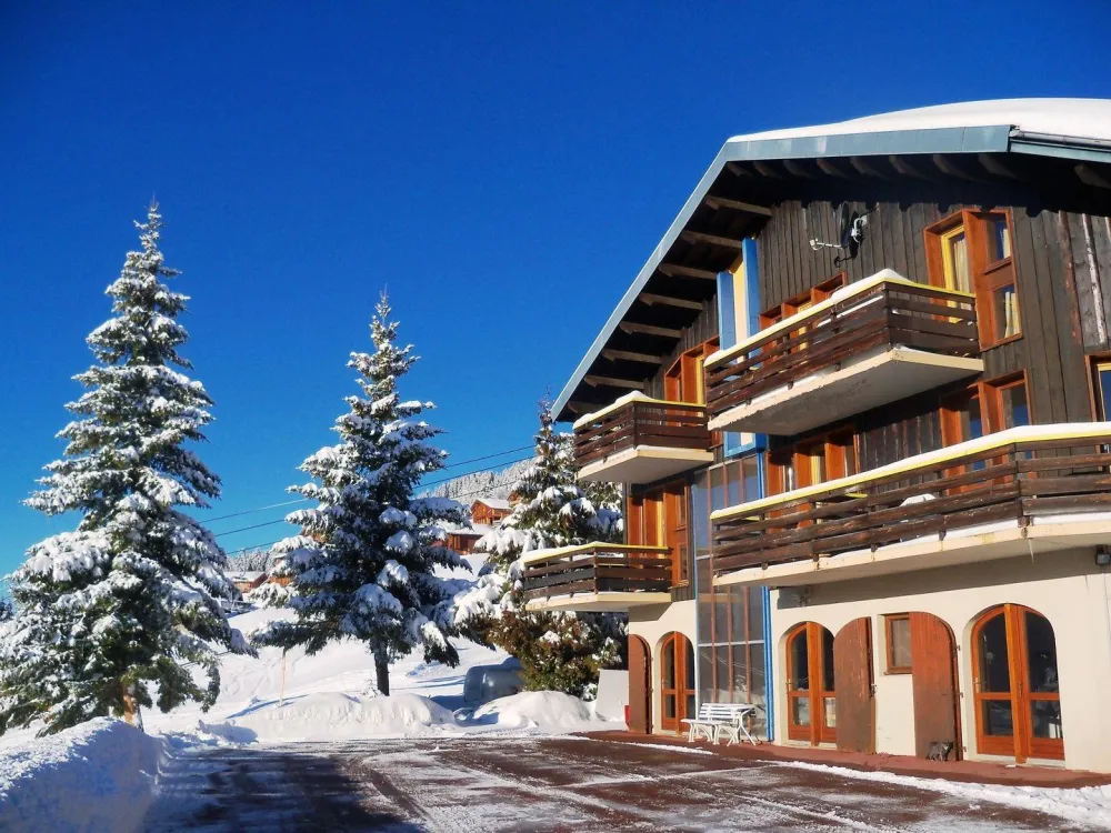 Appartement de 4 personnes dans chalet   en bord de pistes, exposé plein sud avec une vue magnifique.