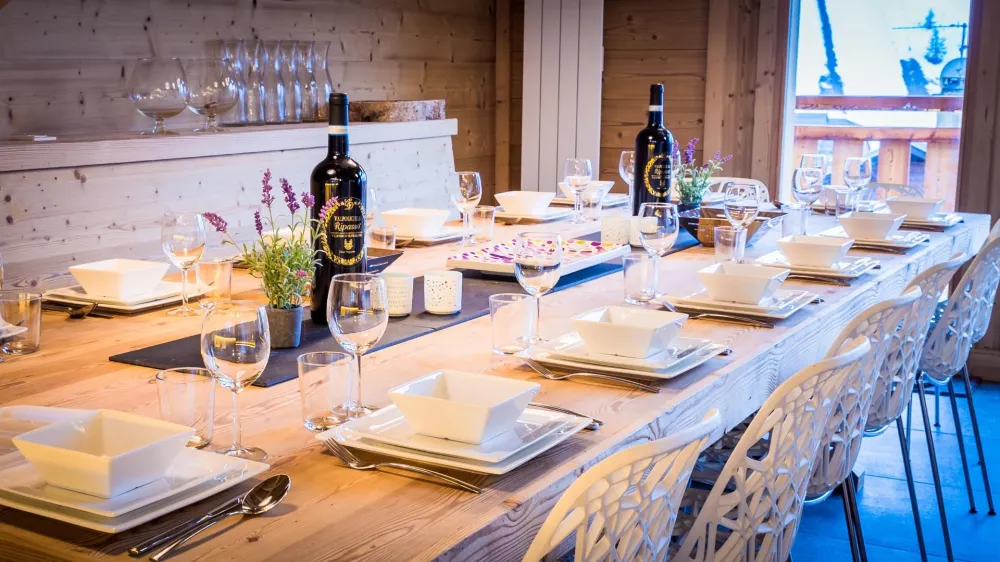 Grande table pour 16 personnes... ou plus!