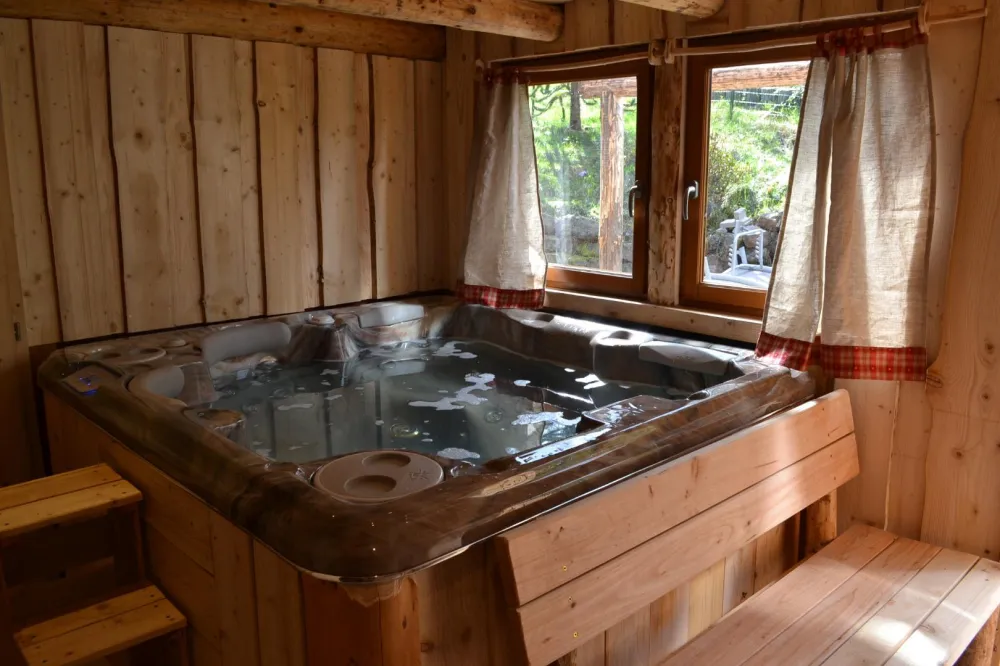 Le jacuzzi   4 personnes 
