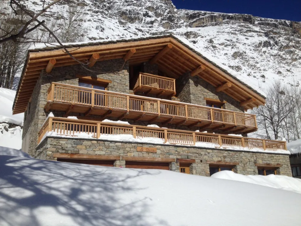 Le chalet sous la neige