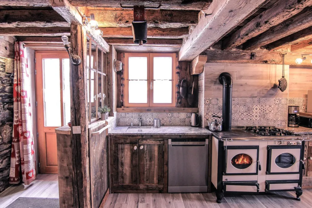 appartement aménagé  avec beaucoup de charme ,très chaleureux ,cuisine toute équipée , 