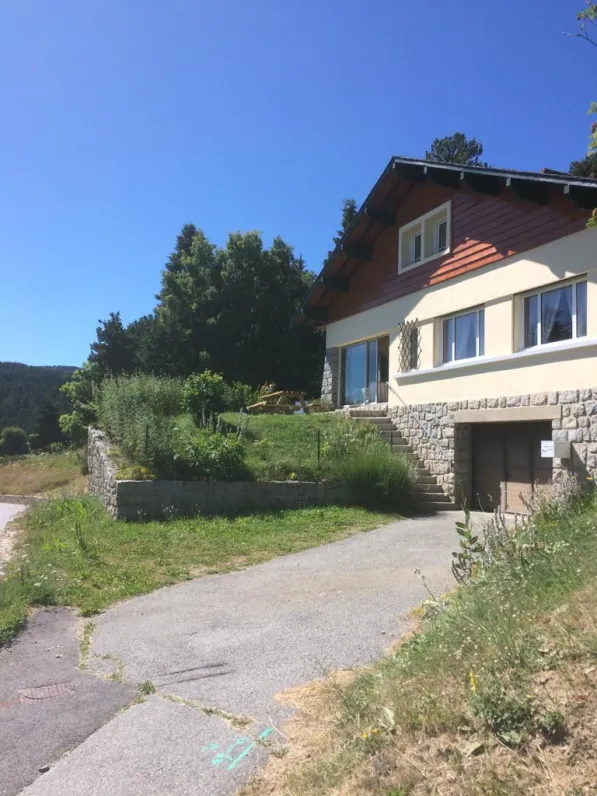 Maison de montagne très ensoleillée, agréable et confortable