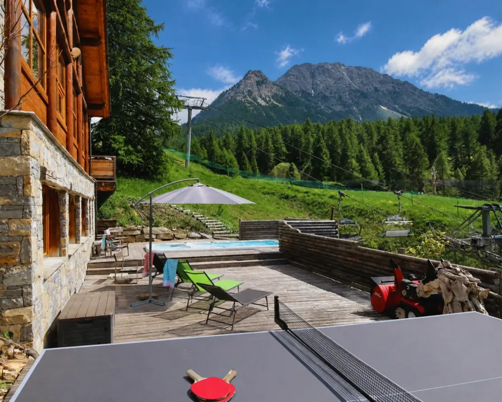 This large sun deck offers you the chance to play ping-pong, sunbathe, or take a dip in the pool!