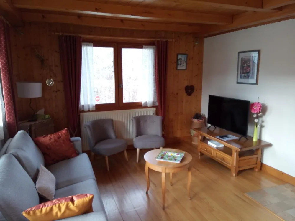 -  chalet situé au pied de la télécabine de la princesse