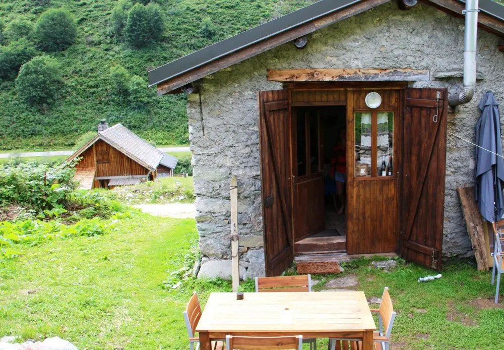 Chalet d'été /bergerie d'alpage. les prioux. pralognan
