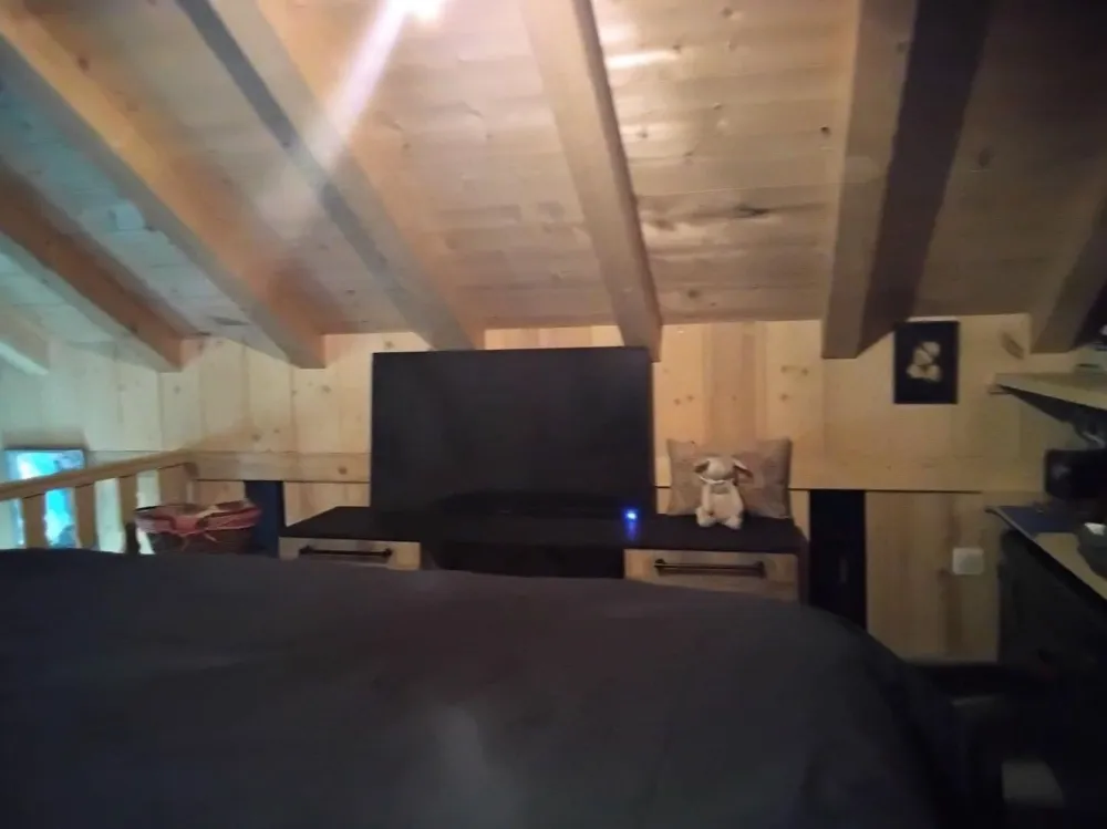 Chambre mezzanine avec télévision DVD chaîne HIFI
