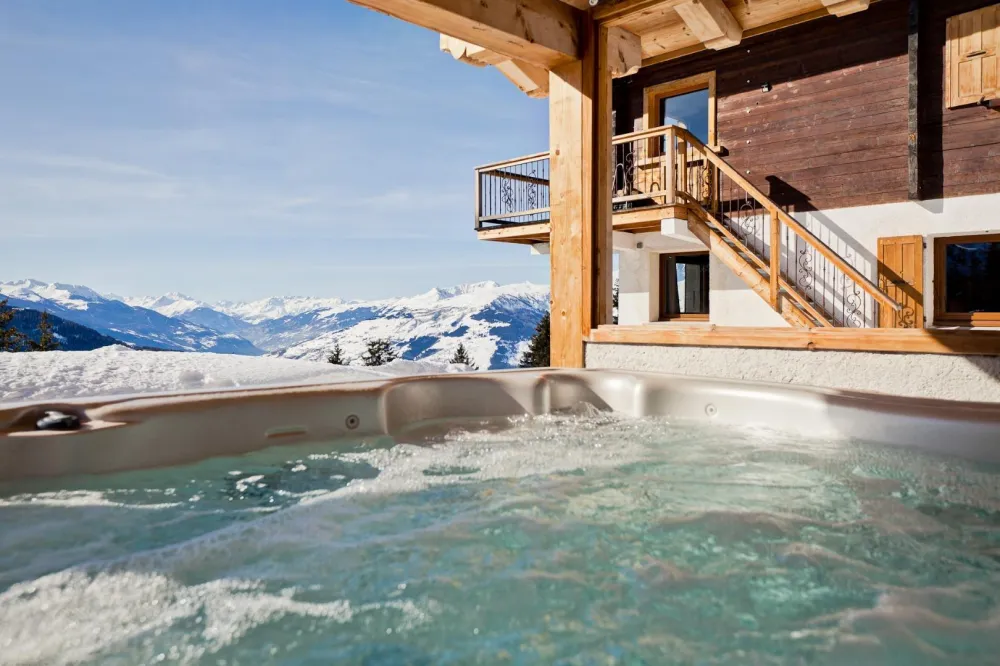 Spa extérieur 6 places avec vue panoramique