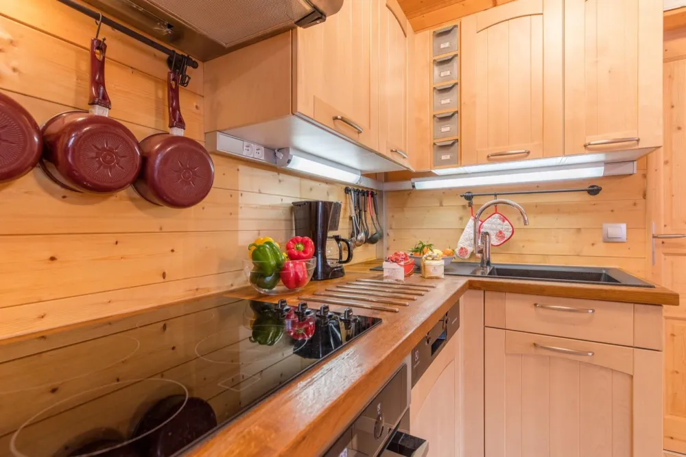 Appartement rdc de 110 m2 - chalet individuel - jusqu'à 15 personnes - très proche des pistes